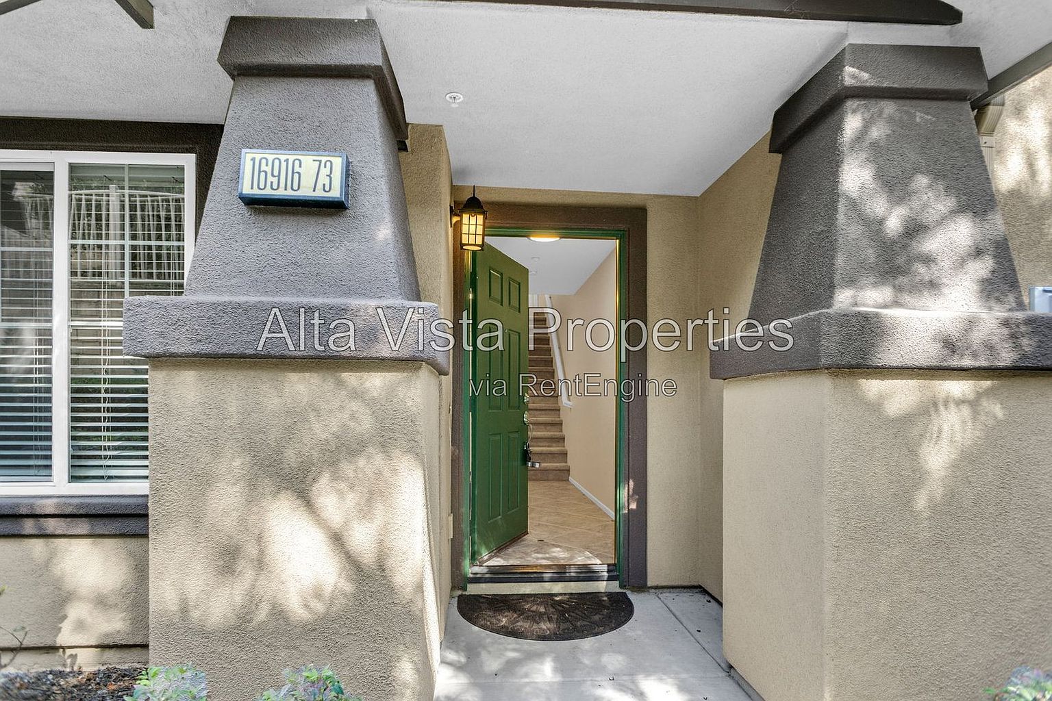 16916 Hutchins Lndg photo 2