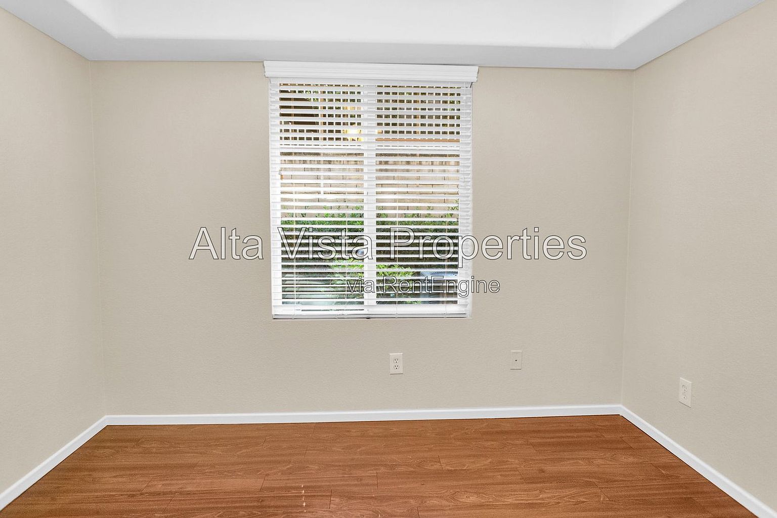 16916 Hutchins Lndg photo 4