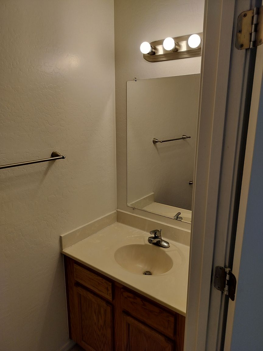 8391 W Santa Cruz Blvd photo 4
