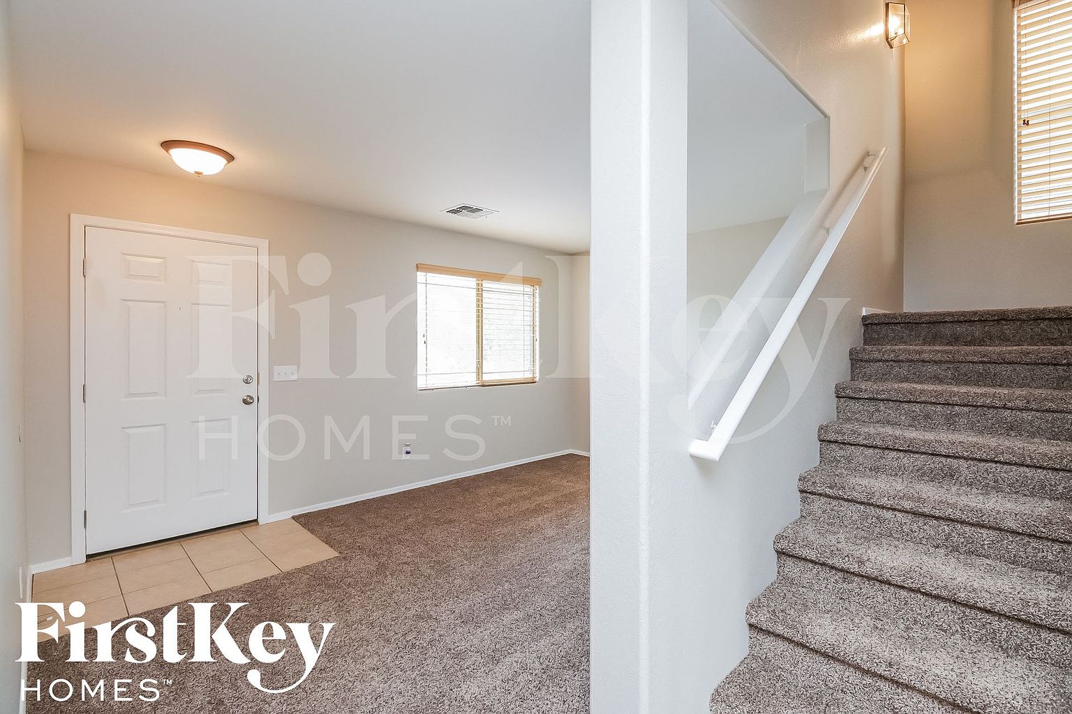 1844 E Omega Dr photo 2