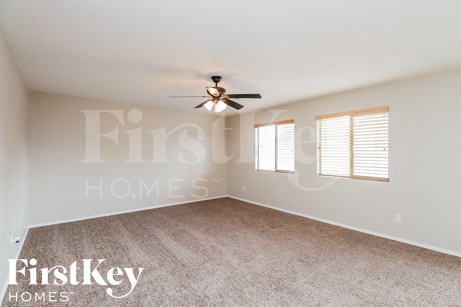 1844 E Omega Dr photo 3