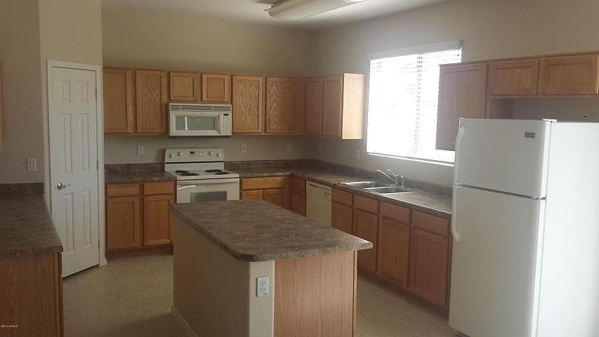 1109 E Estate Rd photo 3