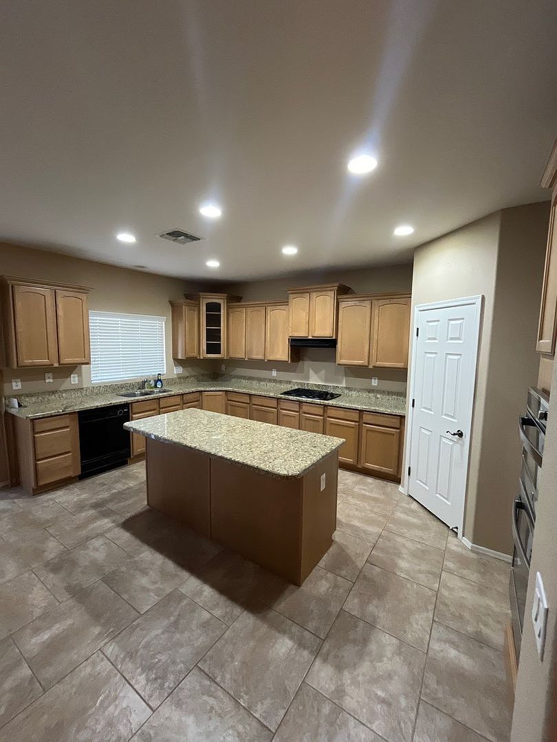 39203 N Carolina Ave San Tan Valley, AZ 85140 photo 4
