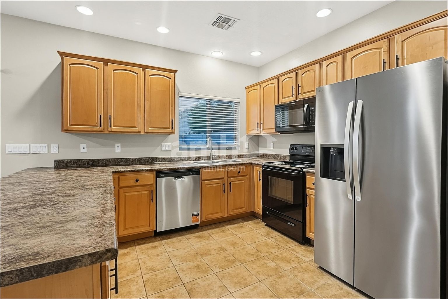 1593 E Megan Dr San Tan Valley, AZ 85140 photo 5