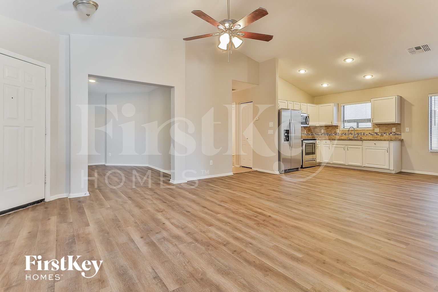 425 W Jersey Way photo 2