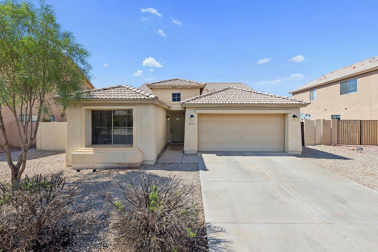 1576 E Gabrilla Dr Casa Grande, AZ 85122 photo 2