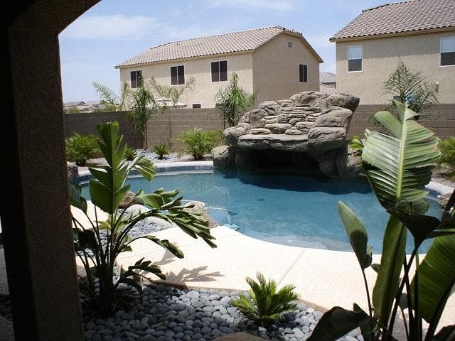 3278 E Silverbell Rd photo 2