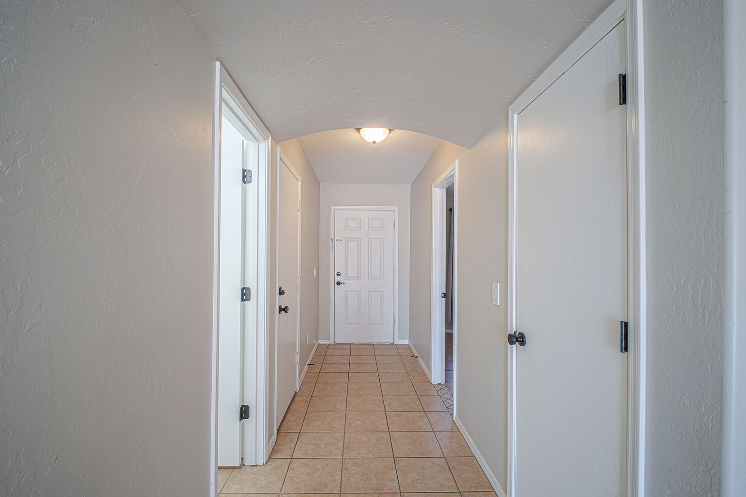 305 W Settlers Trl photo 3