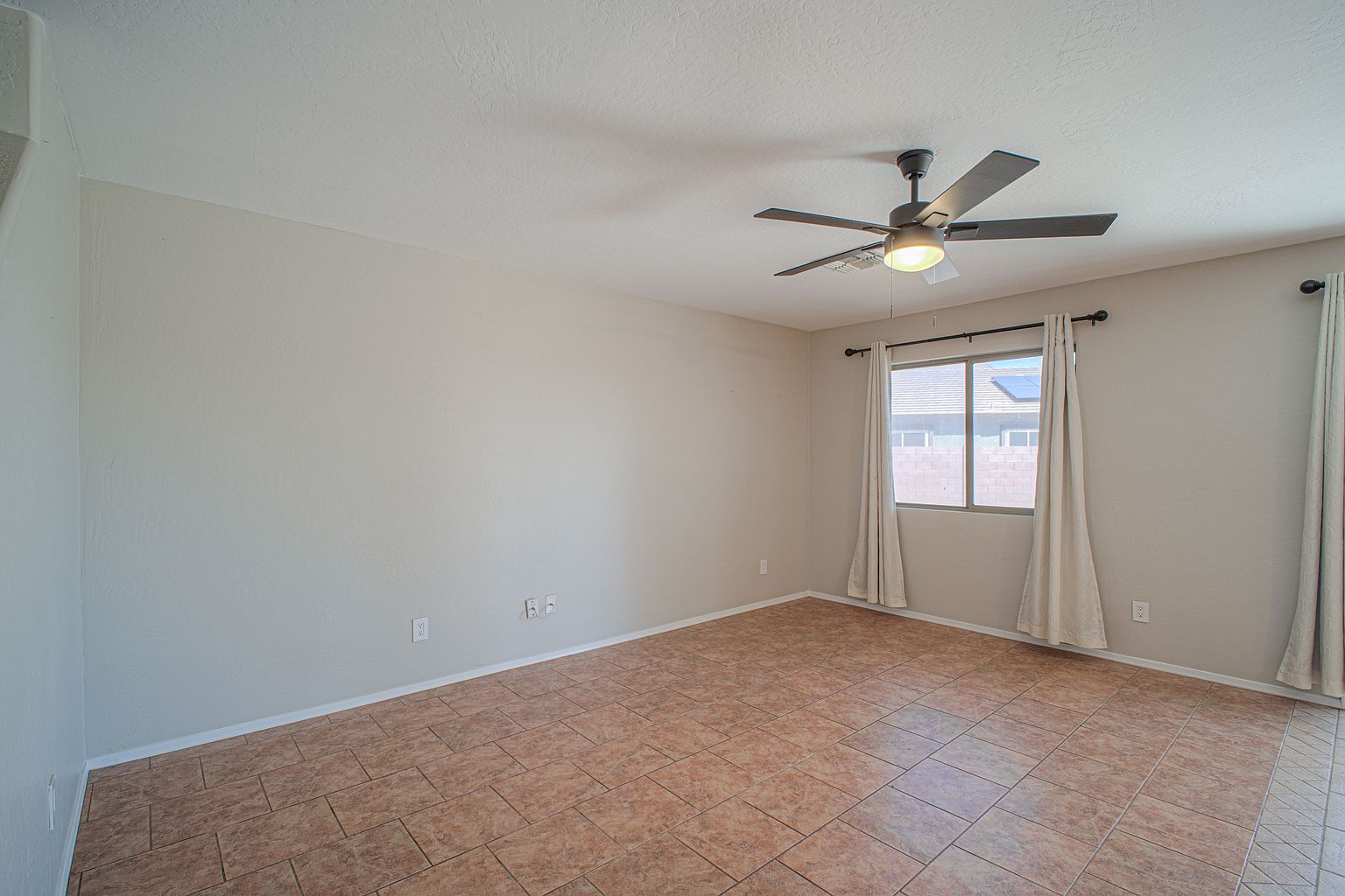 305 W Settlers Trl photo 5