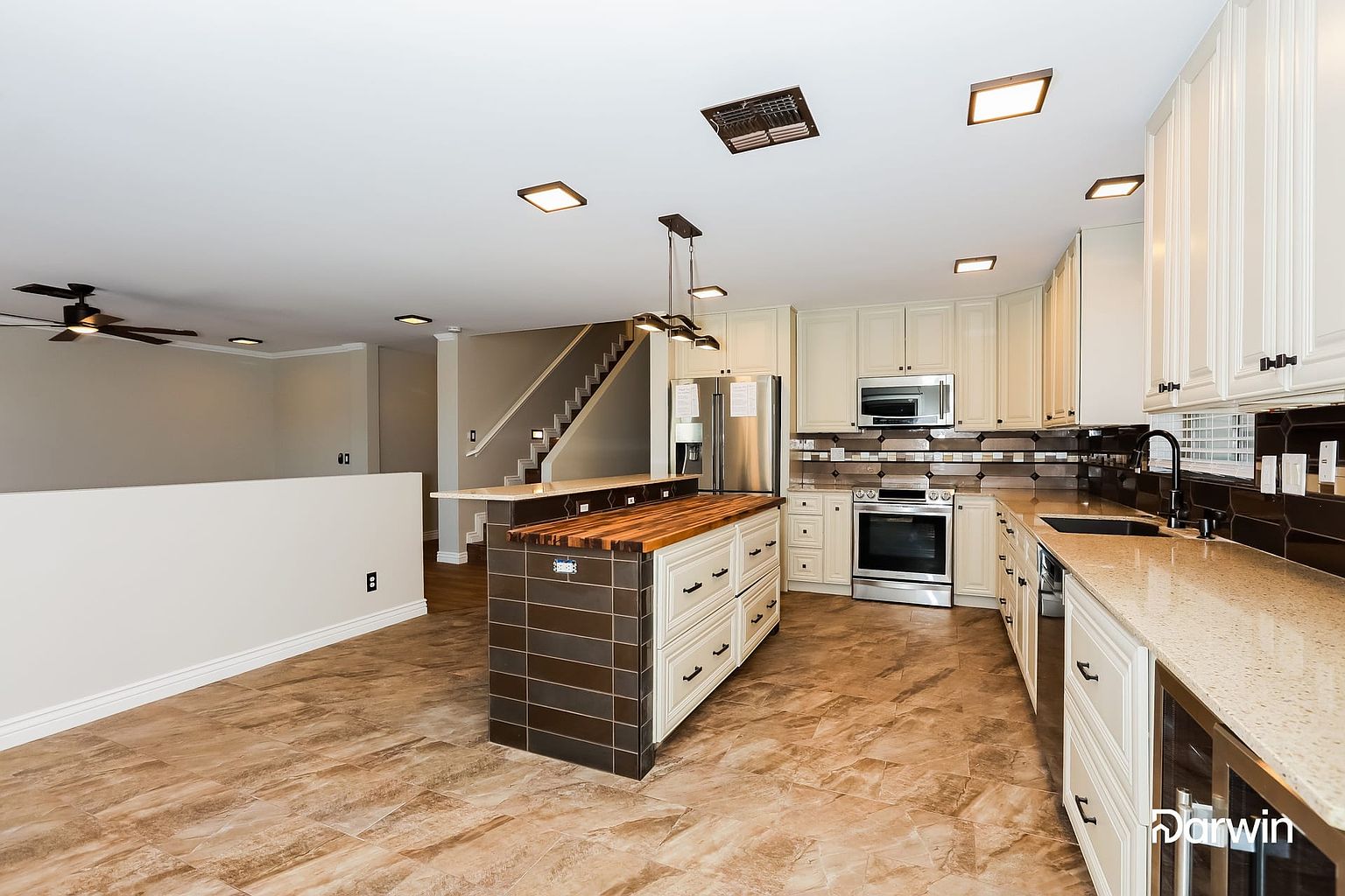 23696 N Oasis Blvd photo 2