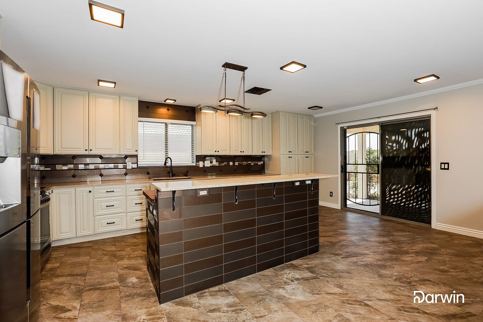 23696 N Oasis Blvd photo 3