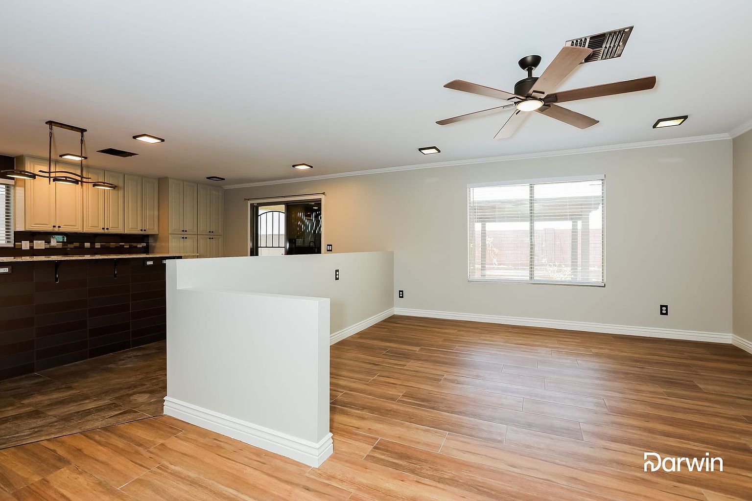 23696 N Oasis Blvd photo 4