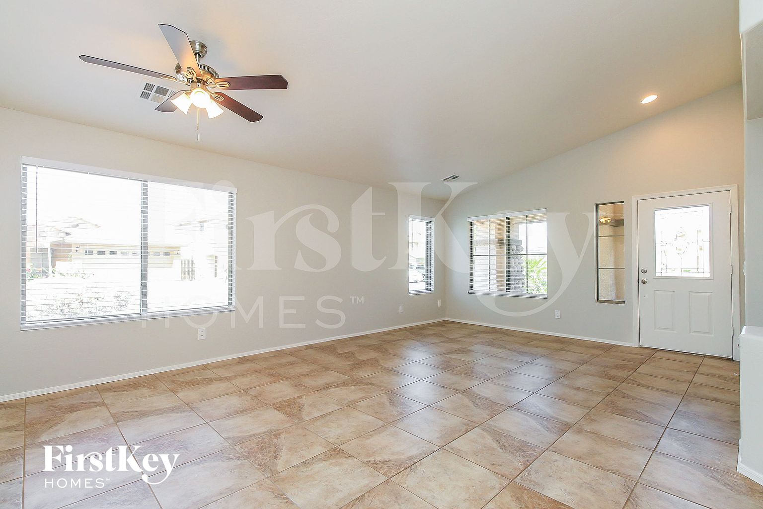 2647 W Canyon Way San Tan Valley, AZ 85142 photo 3
