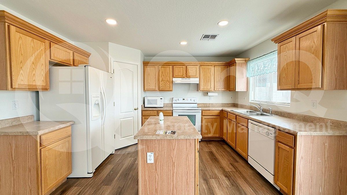 1831 W Desert Seasons Dr San Tan Valley, AZ 85142 photo 4