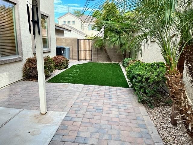 3820 E Yeager Dr photo 3