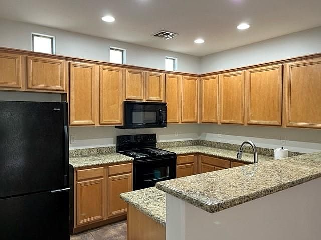 3820 E Yeager Dr photo 2