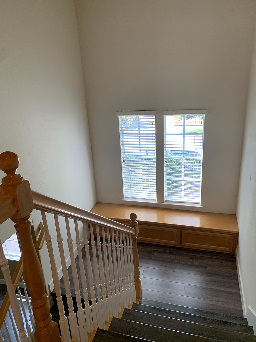 2592 Tamworth Ln photo 4