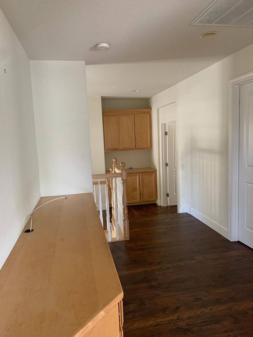 2592 Tamworth Ln photo 2