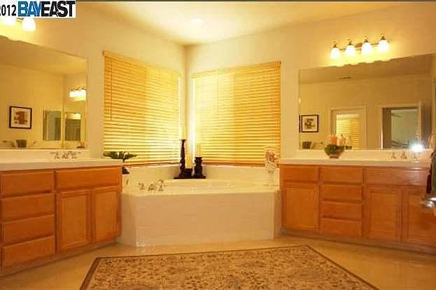 3163 Ashbrook Ln photo 5