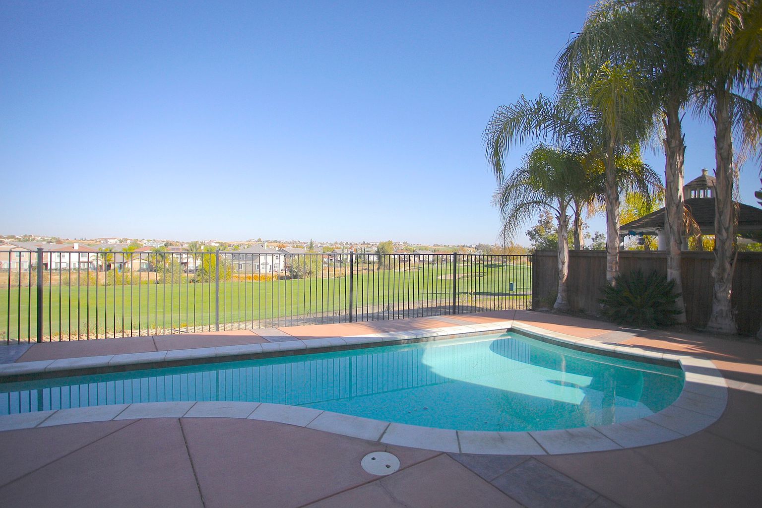 2635 Torrey Pines Dr photo 2