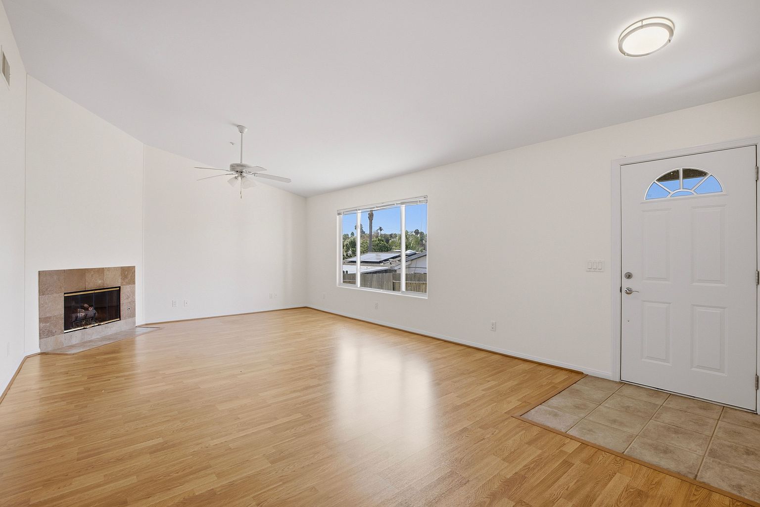 806 Galaxy Dr photo 5