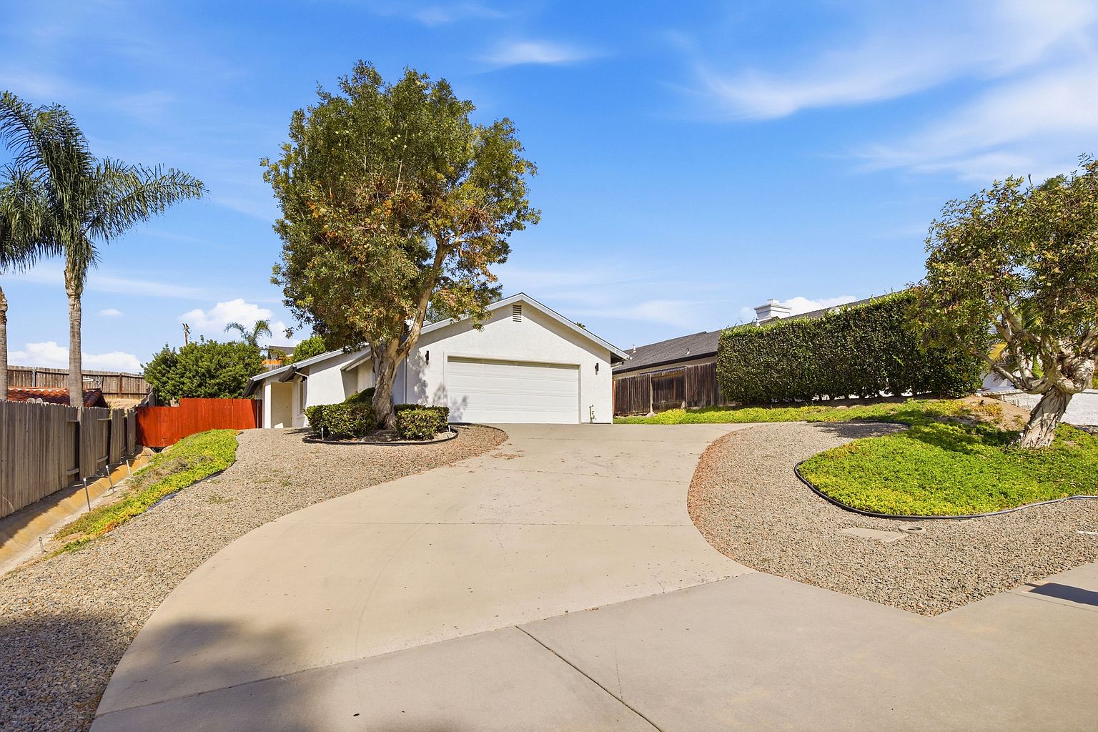 806 Galaxy Dr photo 3