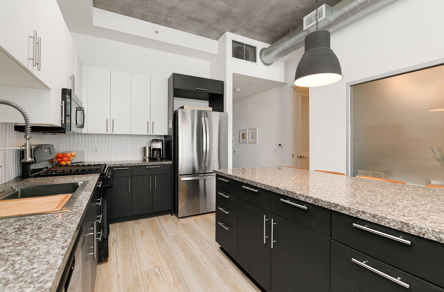 1025 Island Ave photo 3