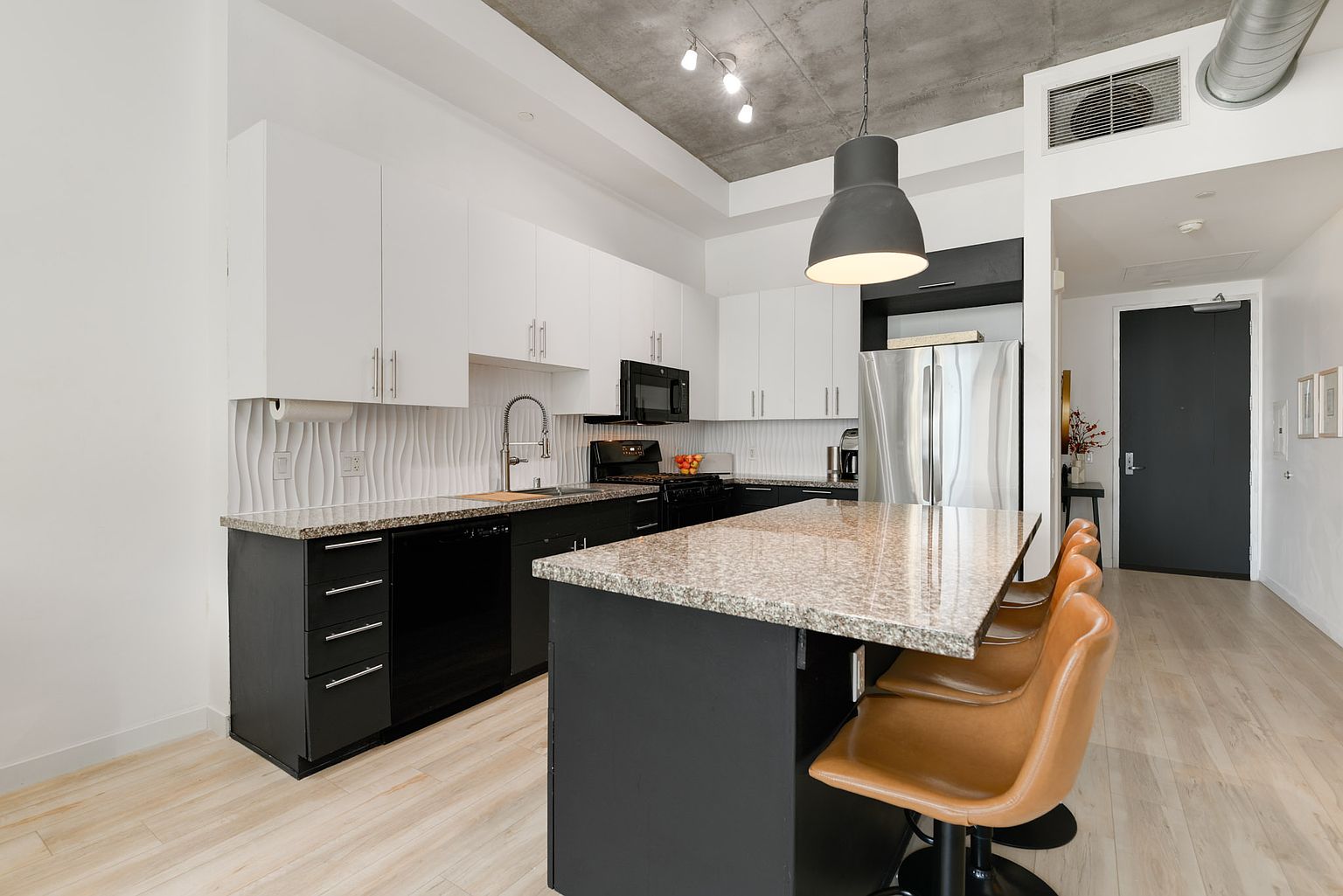 1025 Island Ave photo 4