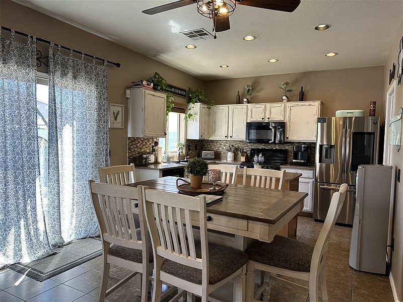 15511 N 170th Ln photo 5