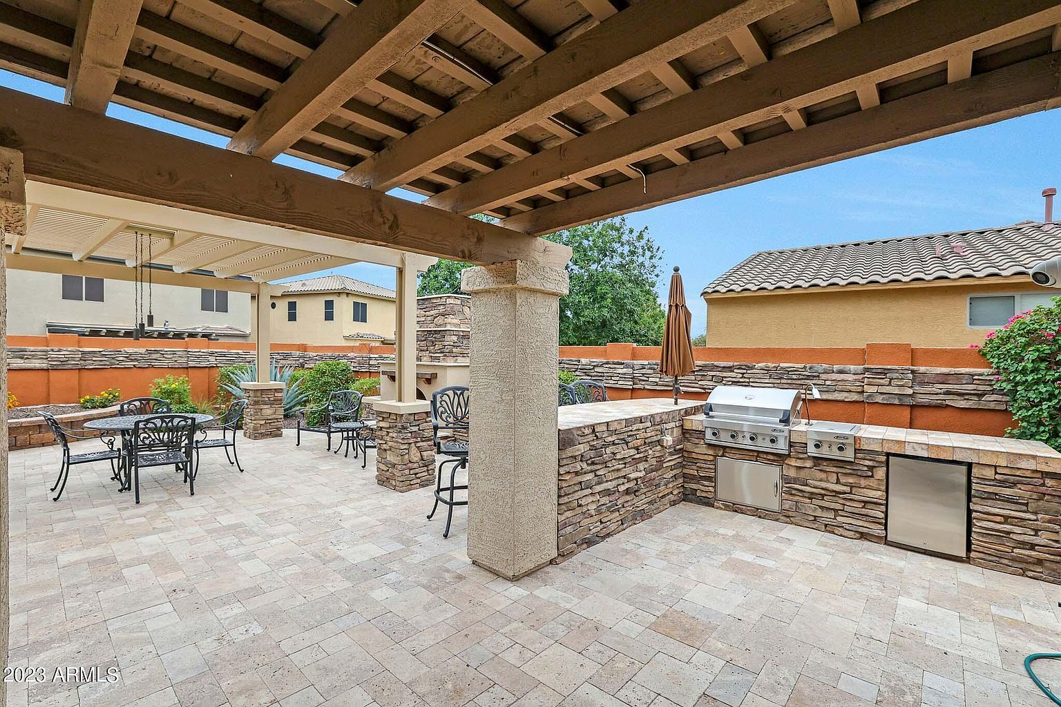 15941 W Mauna Loa Ln Surprise, AZ 85379 photo 2
