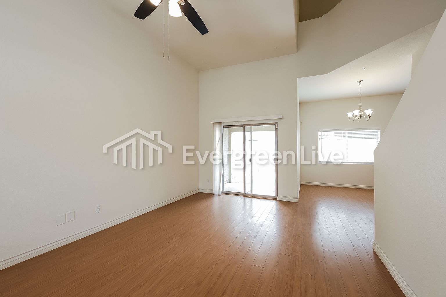 8094 W Beck Ln photo 4