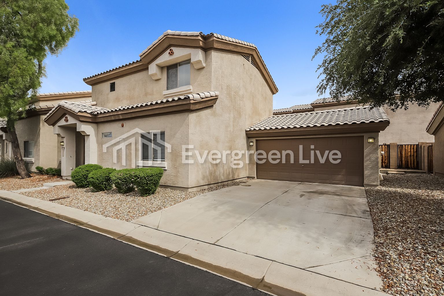8094 W Beck Ln photo 2