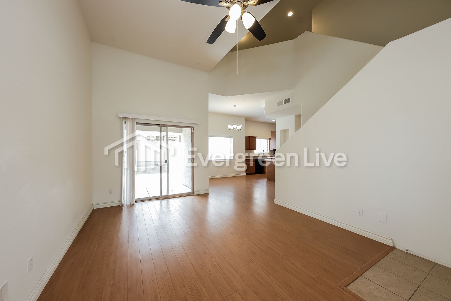 8094 W Beck Ln photo 5