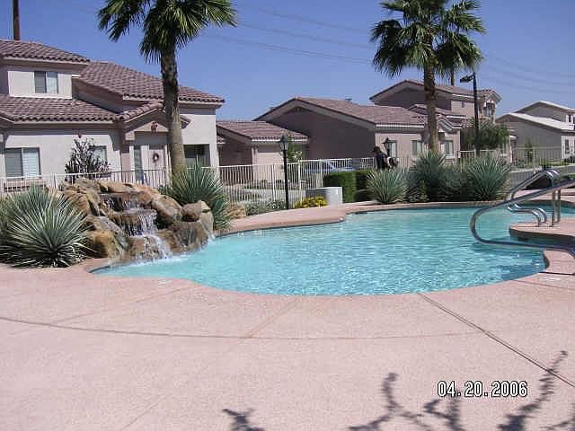 8154 W Beck Ln Peoria, AZ 85382 photo 2