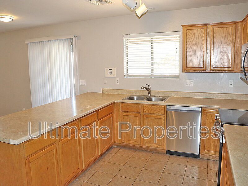 7928 W Florence Ave Phoenix, AZ 85043 photo 5