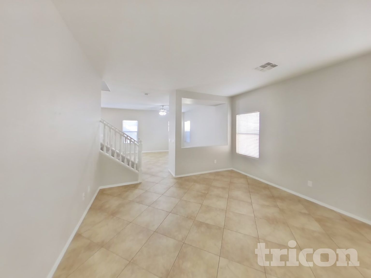 9526 N 81st Dr Peoria, AZ 85345 photo 2