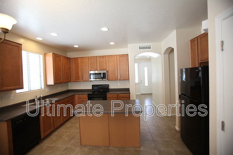 2230 W Oyer Ln Phoenix, AZ 85085 photo 5