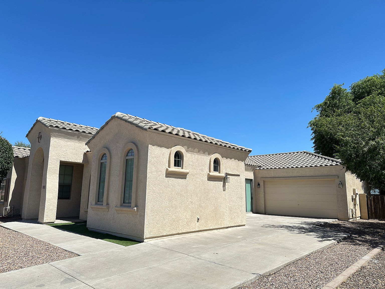 791 E Powell Way photo 2