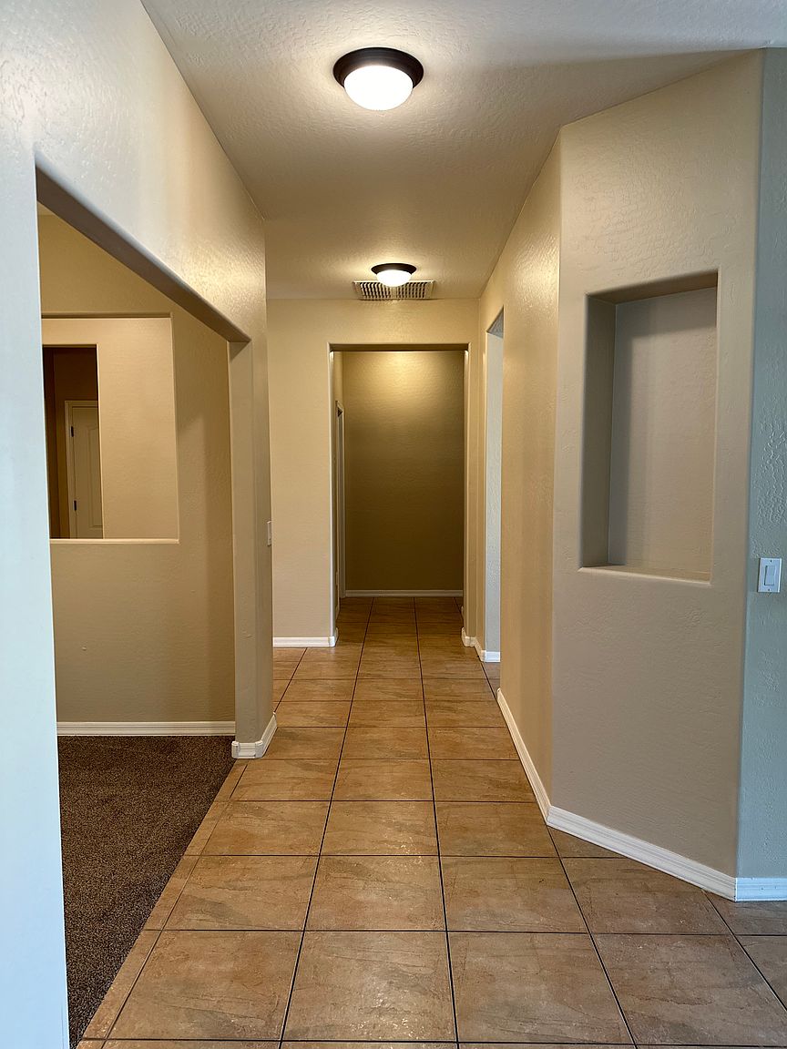 17580 W Gelding Dr photo 2