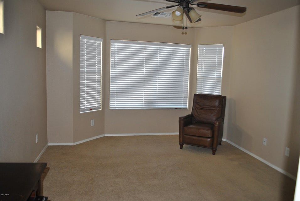 17552 W Watson Ln photo 4