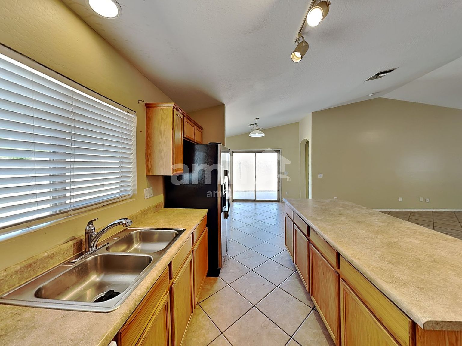 17180 W Port Royale Ln Surprise, AZ 85388 photo 5