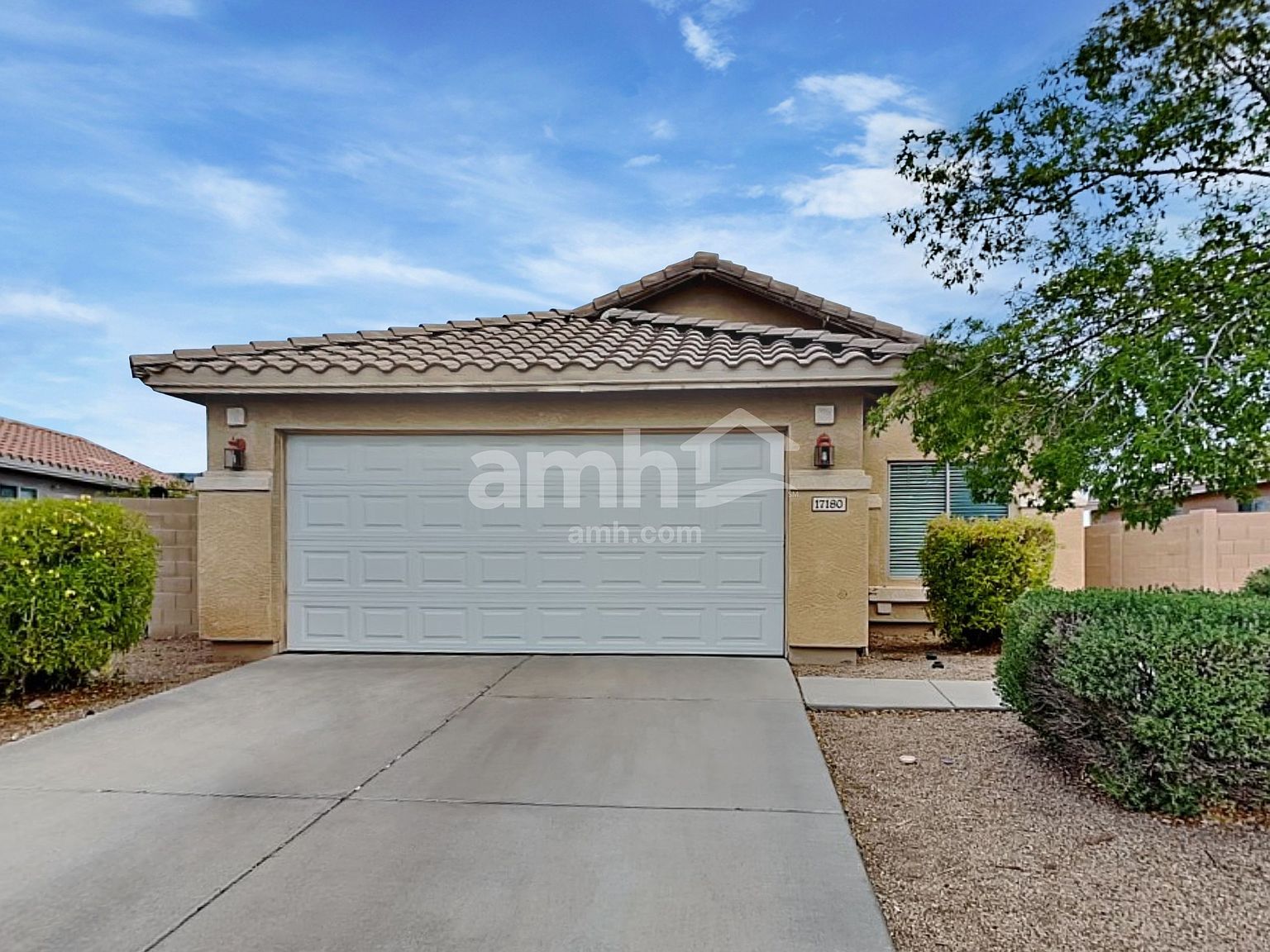 17180 W Port Royale Ln Surprise, AZ 85388 photo 2