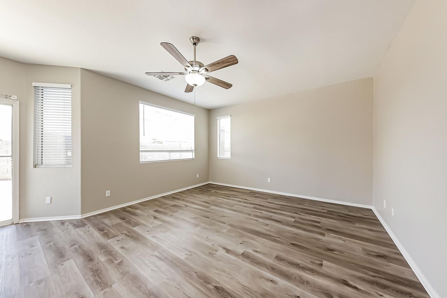 2409 S 90th Gln photo 3