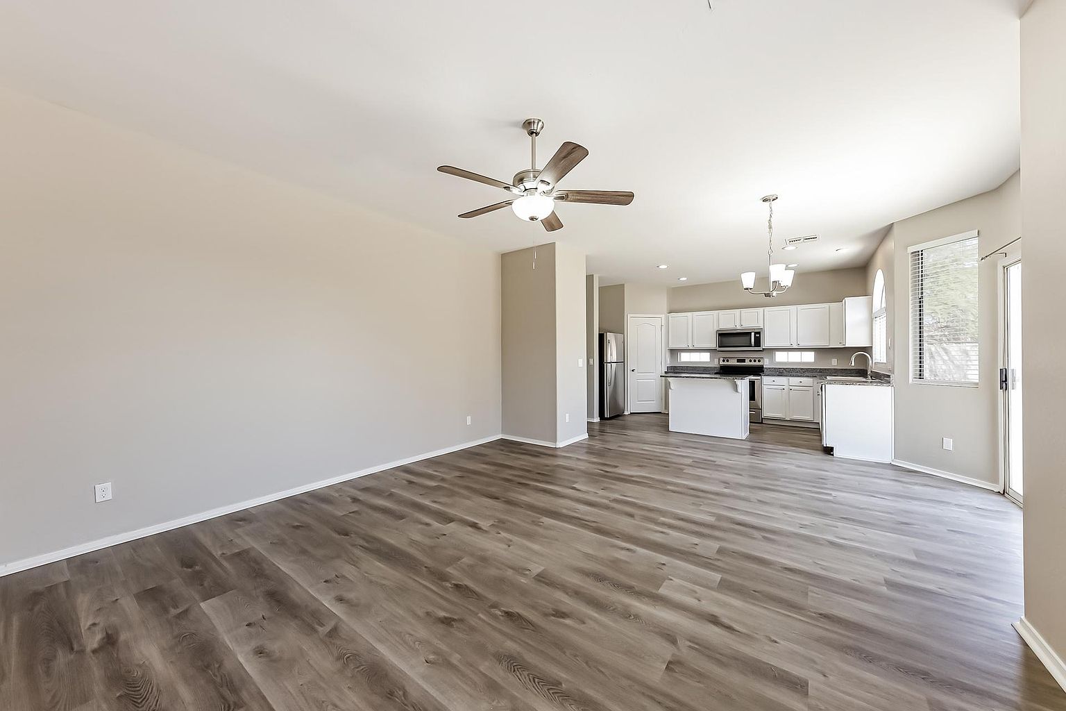 2409 S 90th Gln photo 5