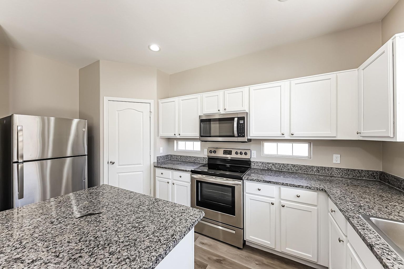 2409 S 90th Gln photo 2
