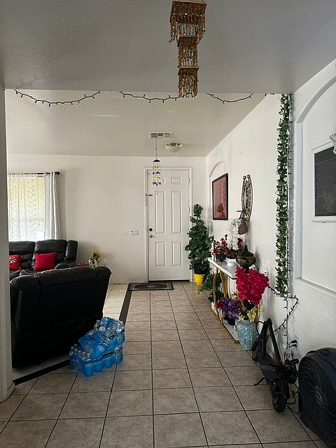 4432 W T Ryan Ln photo 2