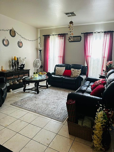 4432 W T Ryan Ln photo 3