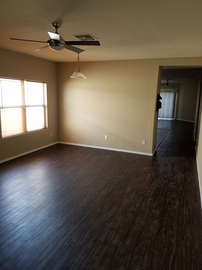 2415 W Mobile Ln Phoenix, AZ 85041 photo 4
