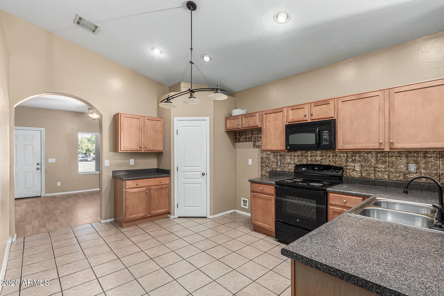 2513 W Novak Way Phoenix, AZ 85041 photo 5