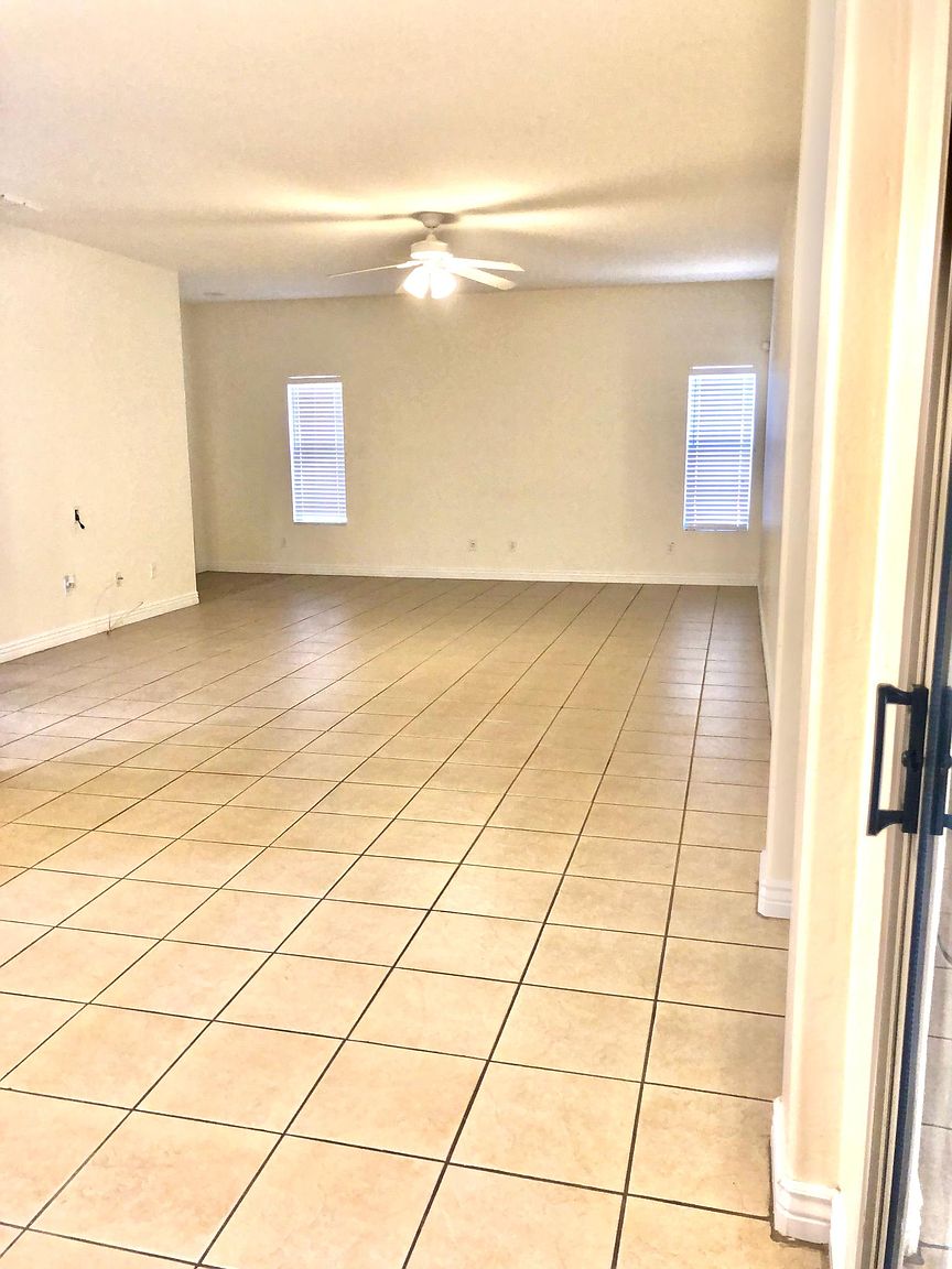 2573 W Brilliant Sky Dr photo 3